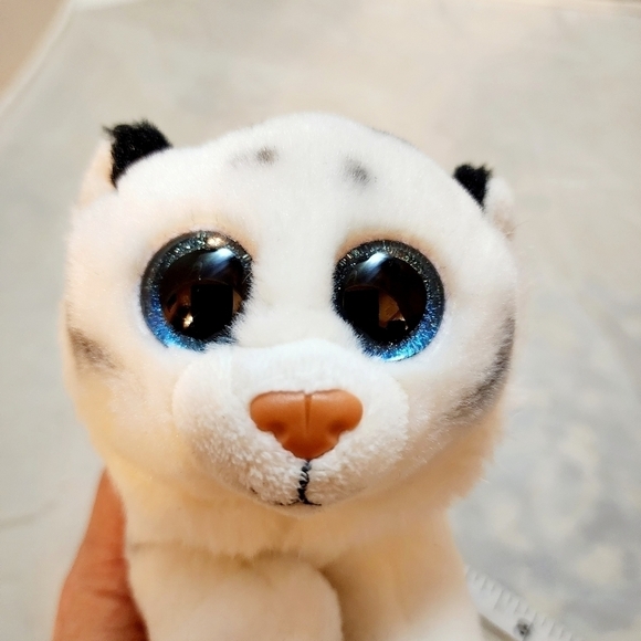TY TUNDRA WHITE Bengal TIGER SMALL PLUSH Stuffed ANIMAL 100% VelveTY 2020 EUC - Picture 5 of 10